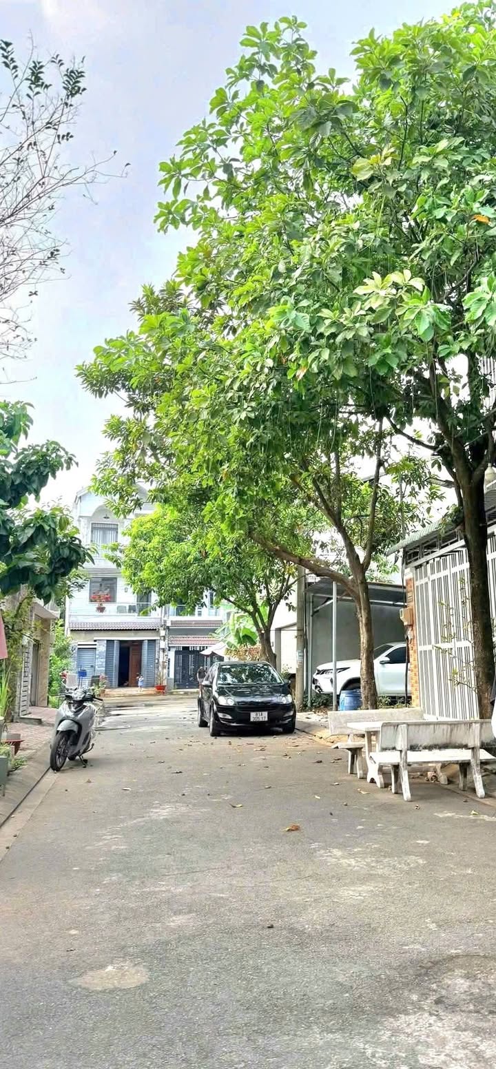 Đất góc Bưng Ông Thoàn, Quận 9, 66m² chỉ 4 tỷ - Sổ hồng chính chủ