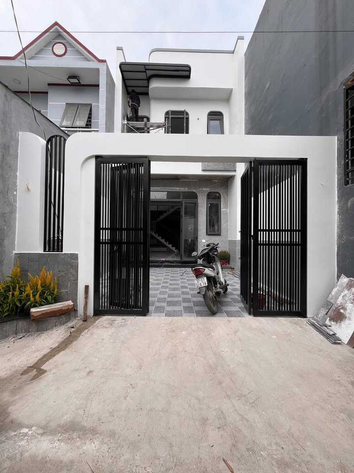 Nhà riêng Đức Hòa Long An 120m² giá 3.25 tỷ - Thiết kế hiện đại, không gian sống lý tưởng!