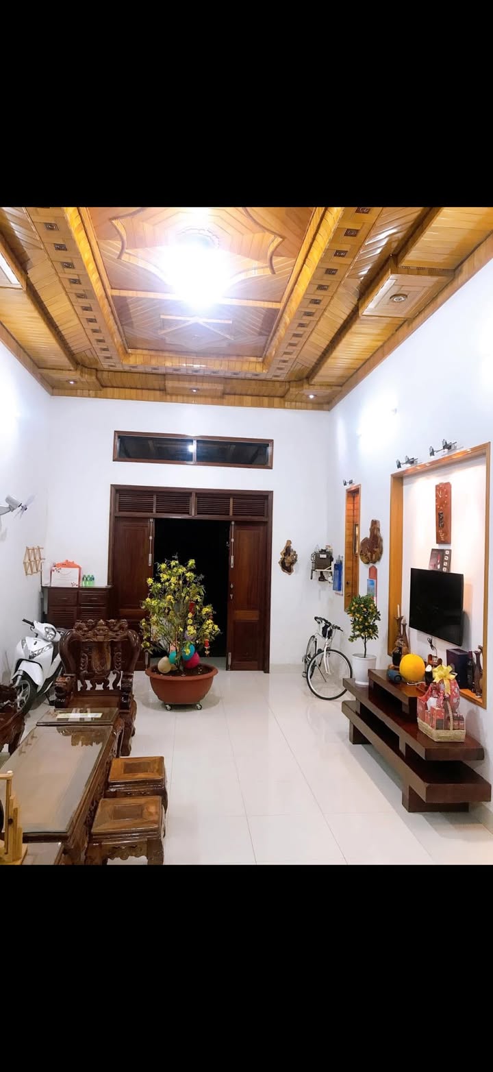 Nhà phố Đặng Văn Ngữ Buôn Ma Thuột 150m² giá 1.5 tỷ - Chính chủ bán nhanh