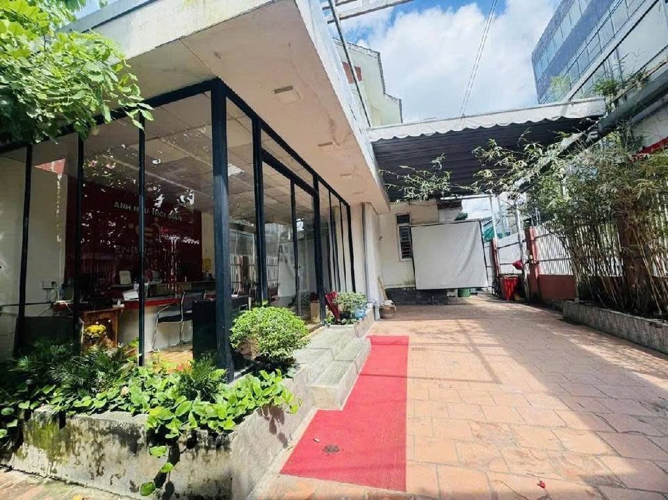 FrontHouse 2 tầng mặt tiền Lò Lu, Quận 2, 215m² - Vị trí kinh doanh đắc địa!