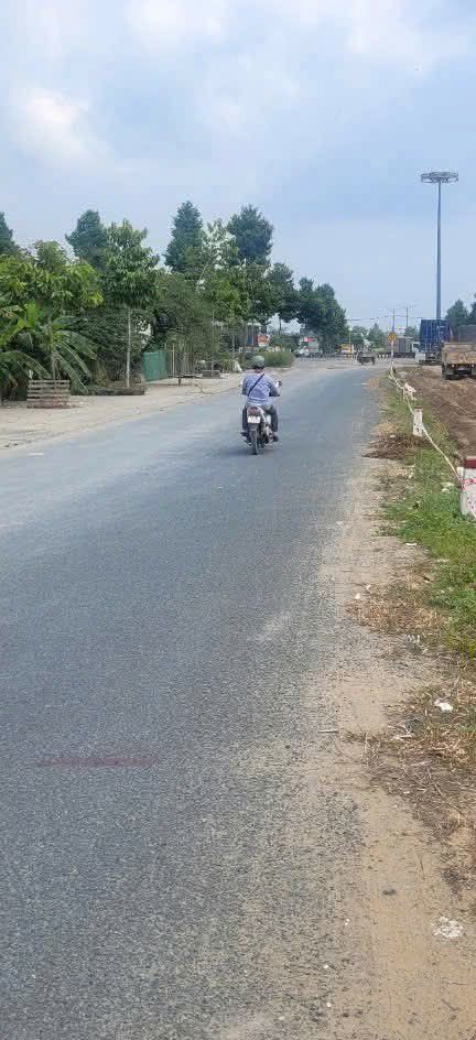 Mặt tiền FrontHouse đường D5 TP Bến Tre 3100m² giá 37.2 tỷ - Đang cho thuê 90 triệu/tháng!