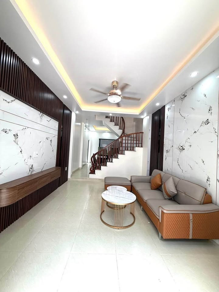 Nhà 3 tầng phố Bồ Xuyên 45.8m² giá 2 tỷ - Hướng Đông Nam tài lộc!