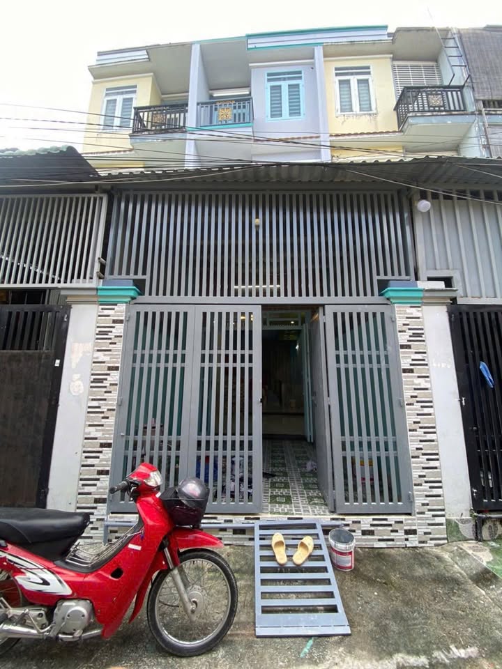 Nhà bán tại Xuân Thới Sơn, Hóc Môn, 3,5m x 14m, giá 2,25 tỷ - Full nội thất sang trọng!