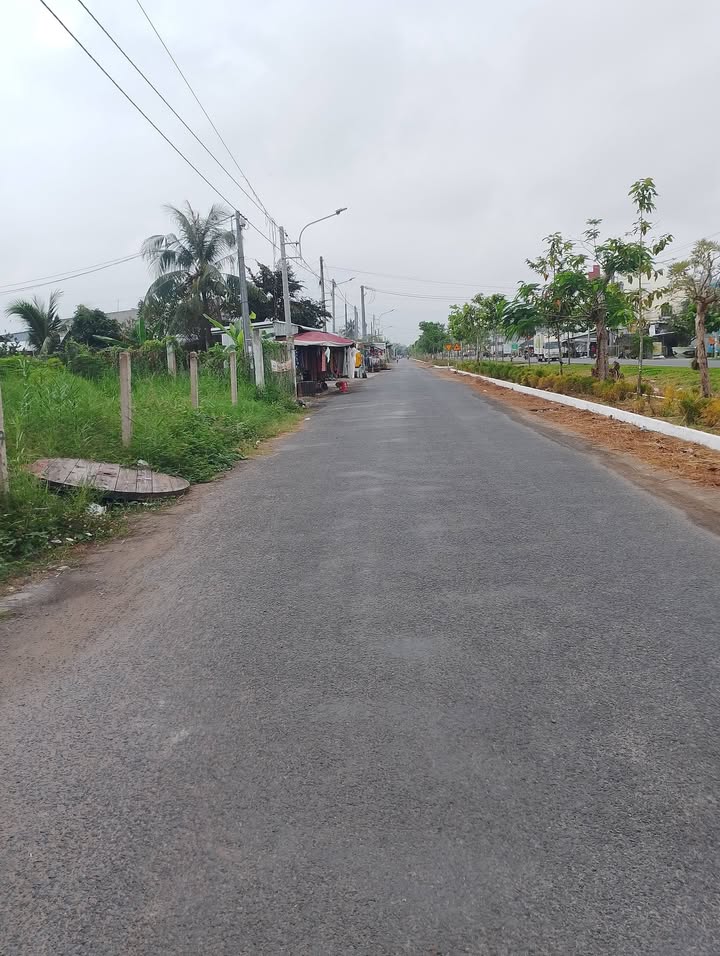 Nhà 1 trệt 2 lầu tại Mỹ Thọ, Cao Lãnh 574m² giá 5.7 tỷ - Nhà mới, vị trí đẹp!