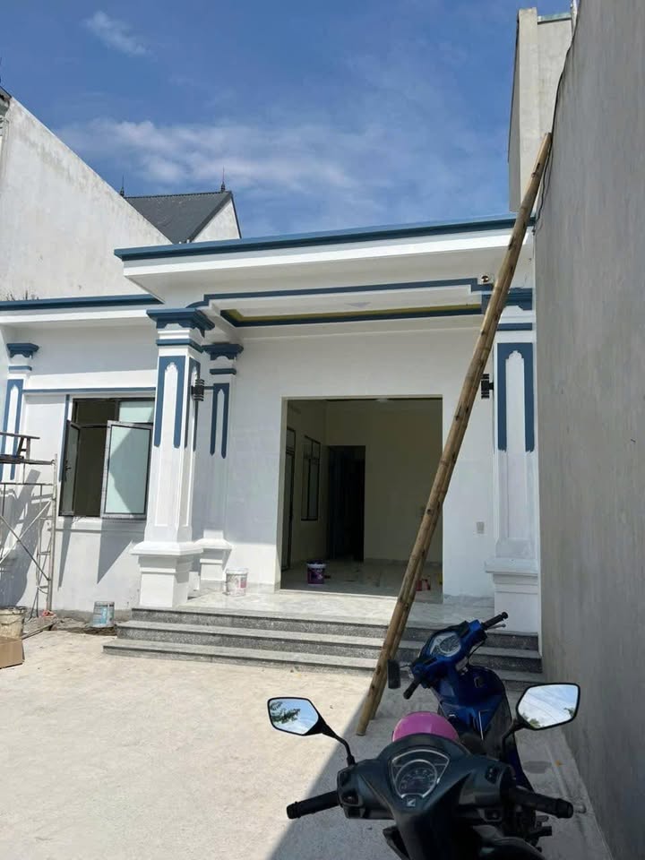 Nhà mới xây tại thị trấn Quảng Xương 200m² giá 3.5 tỷ - Sẵn sàng vào ở!