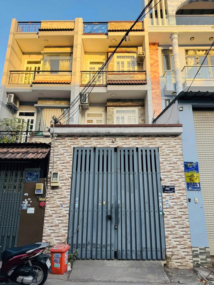 FrontHouse Lê Văn Quới Bình Tân 76m² giá 7.7 tỷ - Sát mặt tiền đường lớn!