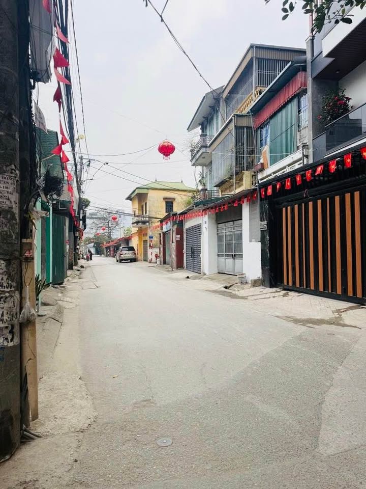 Đất đấu giá Thạch Bàn Long Biên 79.5m² giá 13.276 tỷ - Sổ đỏ chính chủ!