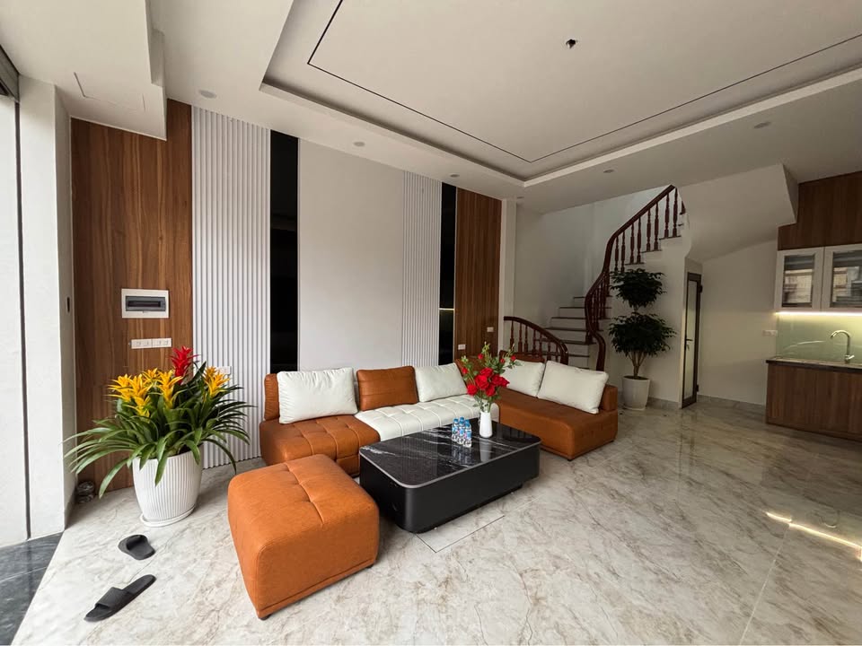 Nhà 40m² 5 Tầng Full Nội Thất, Phúc Lợi - Giá Ưu Đãi Sát Tết!