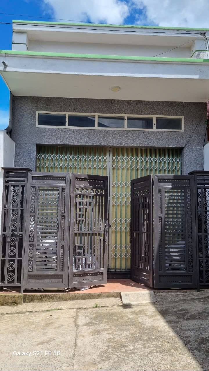 Nhà riêng Lý Nam Đế, Pleiku 100m² giá 1.99 tỷ - Cần bán gấp cuối năm!