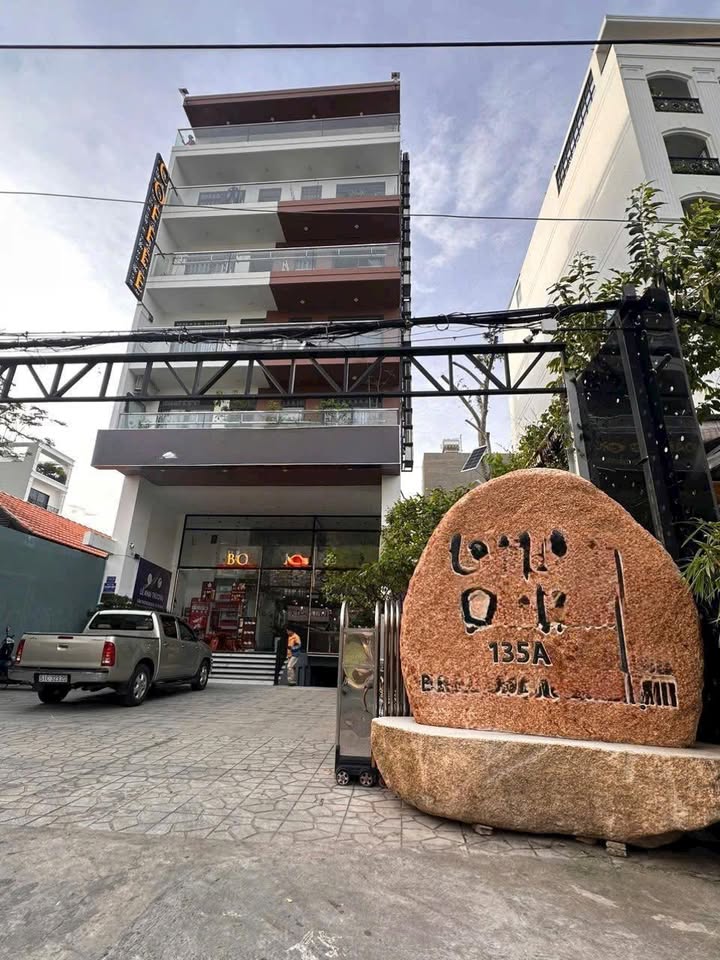 Căn hộ LVCC Building Lê Hoàng Bình Thạnh 310m² giá 111 tỷ - View 4 mặt sông tuyệt đẹp!