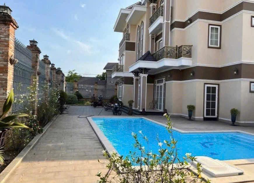 Biệt thự sân vườn hồ bơi Tăng Nhơn Phú A 500m² giá 22 tỷ - Sổ hồng chính chủ!