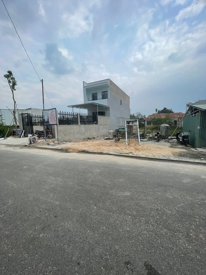 Đất mặt tiền đường DX071 Định Hoà 268m² giá 2.79 tỷ - Vị trí vàng cho kinh doanh!