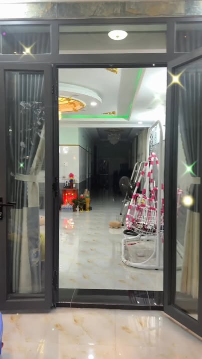 Nhà Đẹp Gò Công 189m² Sổ Hồng Chính Chủ - Sân Rộng Xe Hơi