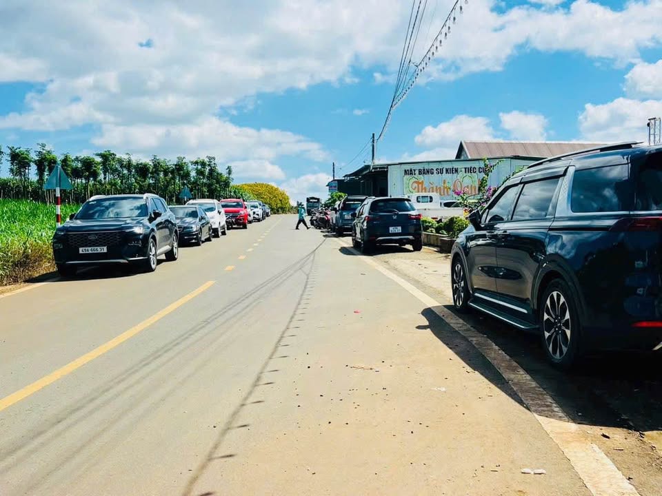 Đất Vườn Nghỉ Dưỡng Đà Lạt 1300m² Gần Sân Bay Liên Khương - Sổ Hồng