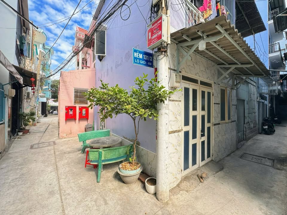 Nhà cấp 4 đường Tân Sơn Nhì, Tân Phú 29m² giá 3.15 tỷ - Nằm gần tiện ích hoàn hảo!
