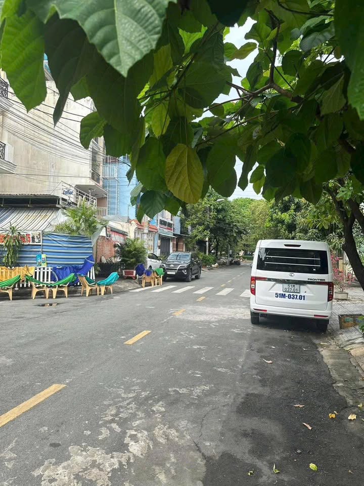 Nhà góc 3 mặt tiền T5, Quận Tân Phú, 85m² giá 14.8 tỷ - Cơ hội đầu tư hiếm có!