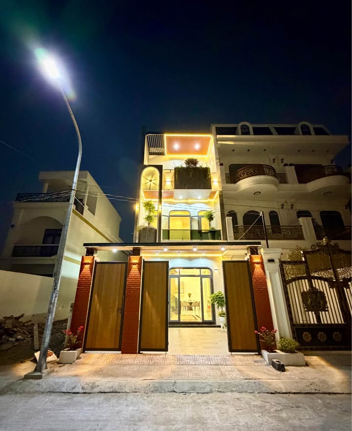 Nhà phố hiện đại Phường 5, TP Mỹ Tho 88m² giá 4.8 tỷ - Sẵn sàng vào ở ngay!