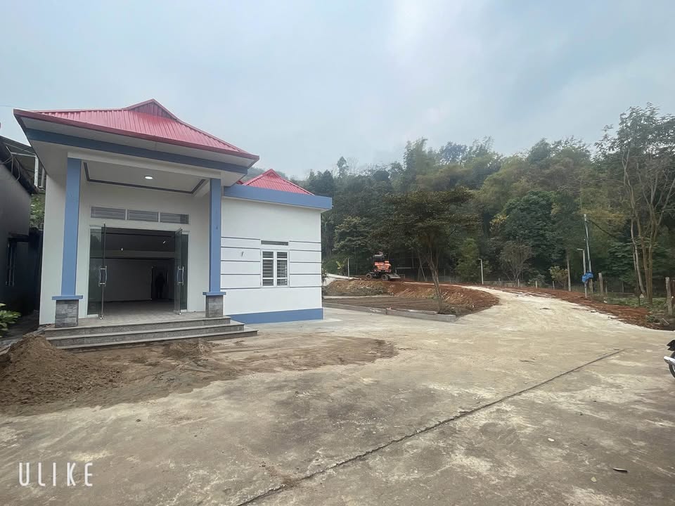 Nhà vườn Cam Đường 3000m² giá 2.65 tỷ - Không gian sống lý tưởng!