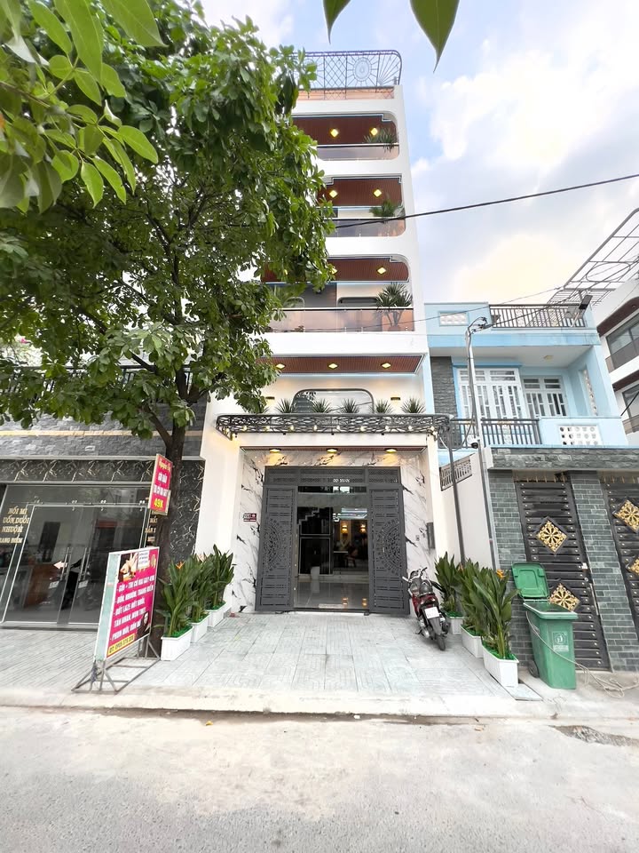 Nhà phố mặt tiền Thạnh Lộc 37, Quận 12, 90m² giá 10 tỷ - Sẵn sàng vào ở ngay!