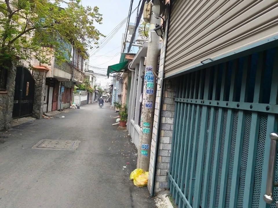 Mặt tiền kinh doanh Hiệp Phú, Thủ Đức 75m² giá 6 tỷ - Sổ hồng chính chủ!