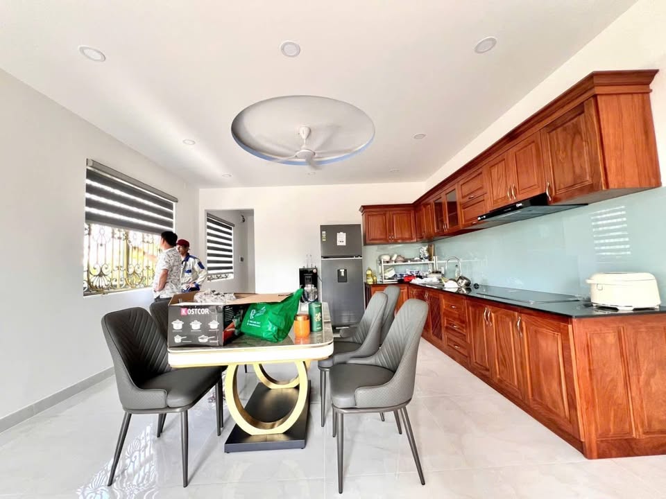 Nhà phố 4 tầng ngay công viên Linh Trung, Thủ Đức - Giá chỉ 14 tỷ!