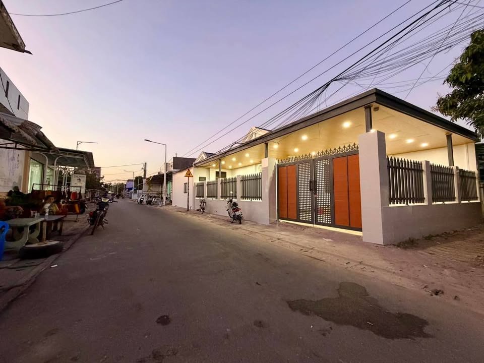 Nhà cấp 4 Phước Hải 139m² giá 6.3 tỷ - View biển thoáng đãng!