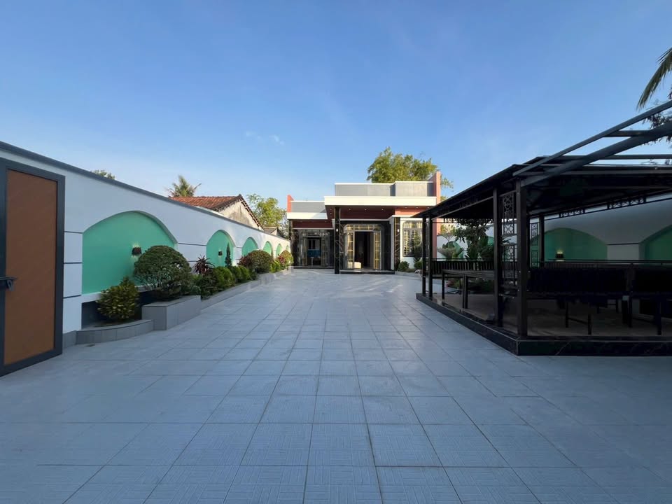 Nhà vườn Phước Lý, Cần Giuộc 370m² giá 4.5 tỷ - Sổ đỏ hoàn công, full nội thất!