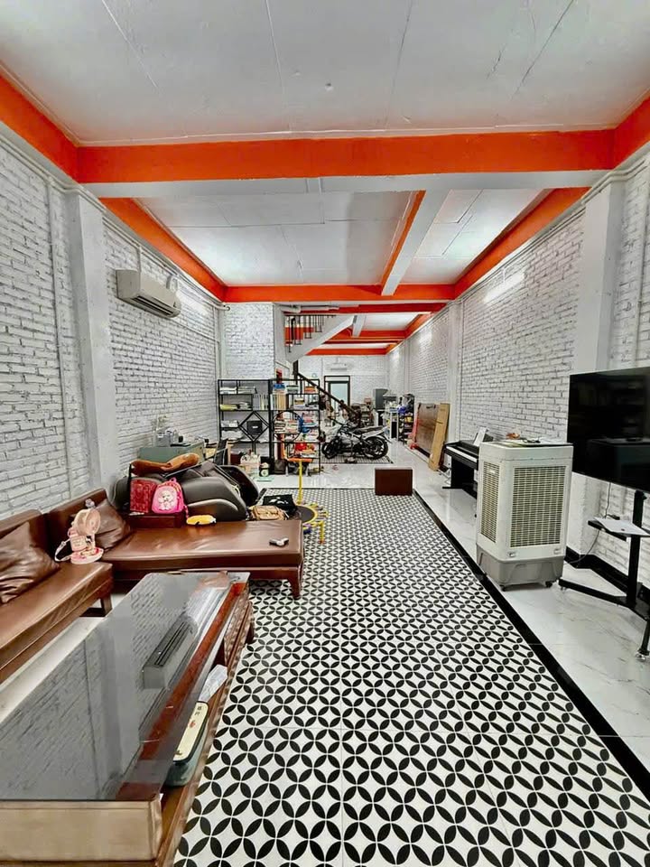 Nhà phố 3 tầng đường 19/5, Sa Pa, 100m² giá 3.168 tỷ - Sẵn sàng vào ở ngay!