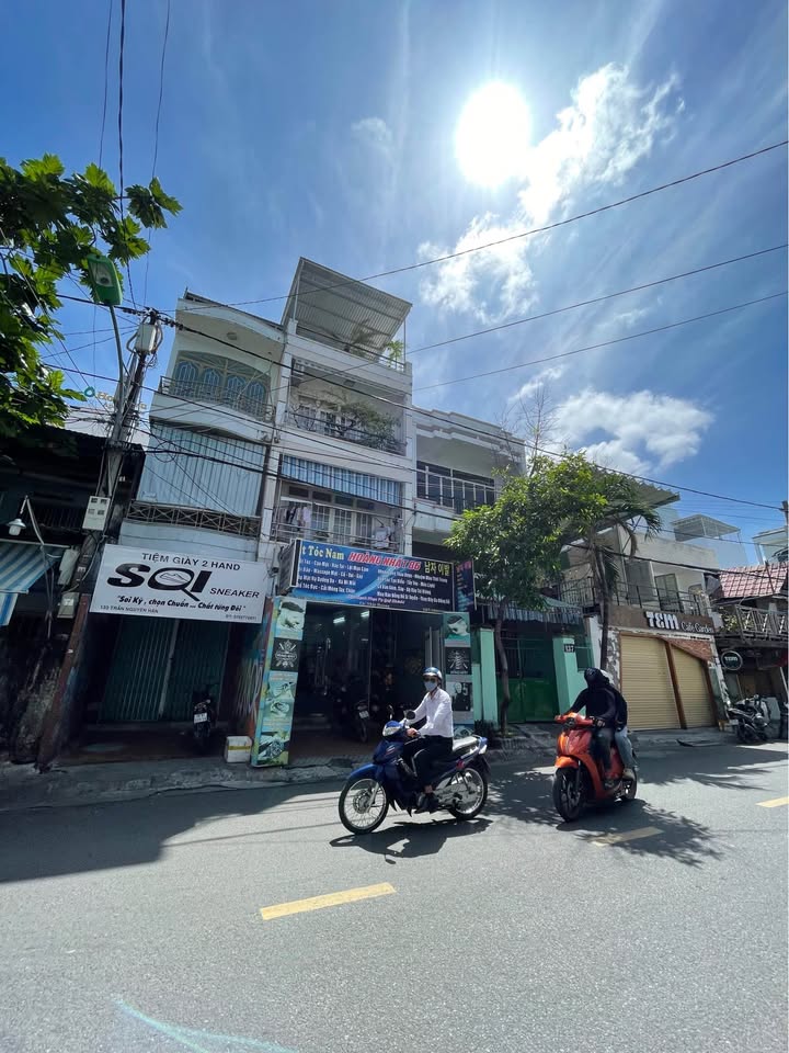 Nhà 3 tầng mặt tiền Trần Nguyên Hãn, Nha Trang 53,4m² giá 6.7 tỷ - Phù hợp ở và kinh doanh!