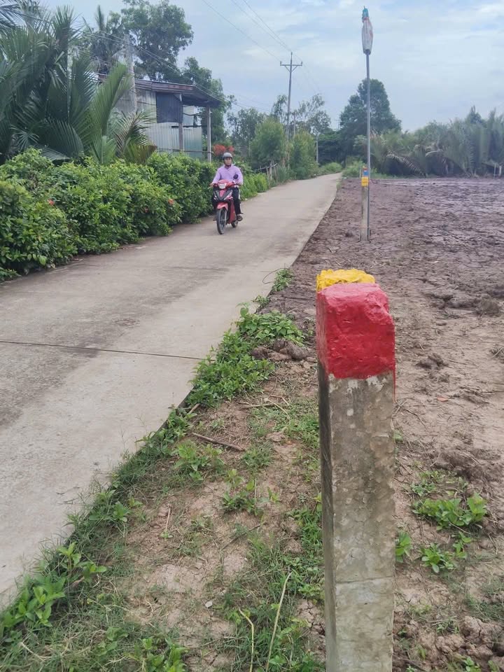 Đất nền xã Hòa Tú 1, huyện Mỹ Xuyên 1000m² giá chỉ 200 triệu - Cơ hội đầu tư tuyệt vời!