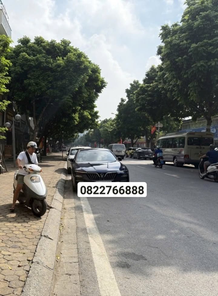 Nhà phố Nguyễn Văn Cừ Long Biên 50m² giá 8 tỷ - Thiết kế hiện đại, sổ đỏ chính chủ!