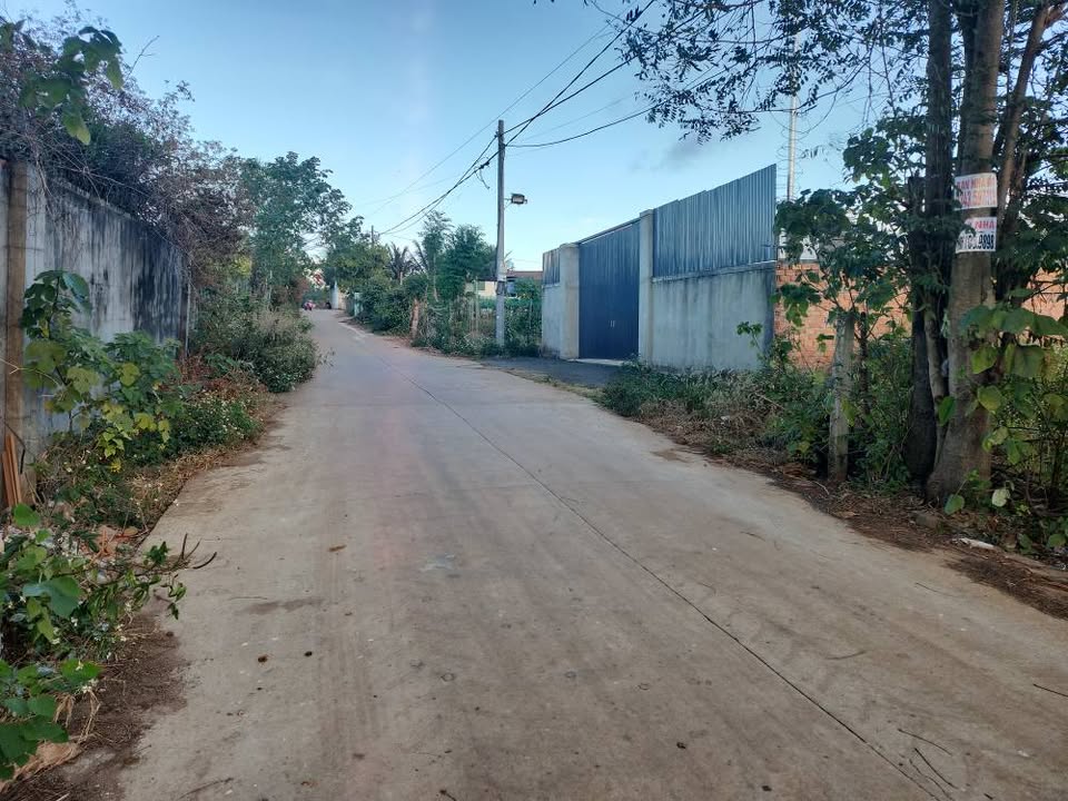 Nhà góc 2 mặt tiền hẻm A7 Cư Êbur 100m² giá 1.15 tỷ - Sẵn sàng vào ở ngay!