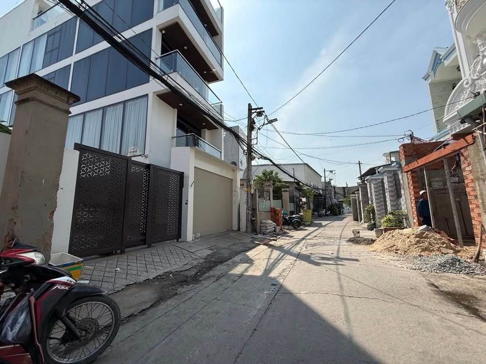 Đất thổ cư 275m² tại Lê Văn Khương, Quận 12 - Giá chỉ 14 tỷ, vị trí đẹp, tiện ích đầy đủ!