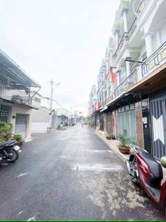 Nhà phố 3 tầng Bùi Văn Ngữ, Hiệp Thành, Quận 12 - Giá chỉ 5.35 tỷ, vị trí vàng!