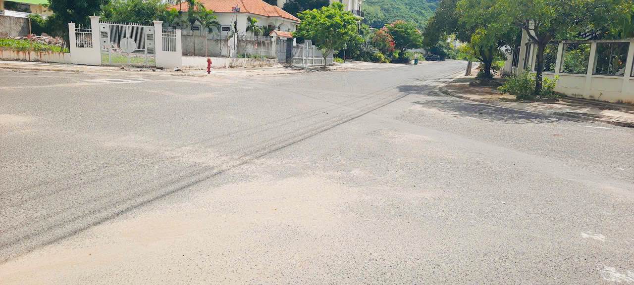 Đất Kim Cương Nha Trang 580m² - 2 Mặt Tiền Ngã 4, Sổ Hồng