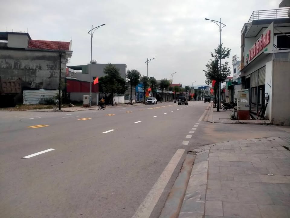 Nhà mặt tiền Thống Nhất, Vân Đồn 160m² giá 4.99 tỷ - Mở bán gấp!