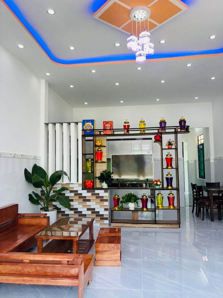 Nhà lô góc 2 mặt tiền kinh doanh Phường Hòa Quý 92m² giá 2.99 tỷ - Cơ hội đầu tư hấp dẫn!