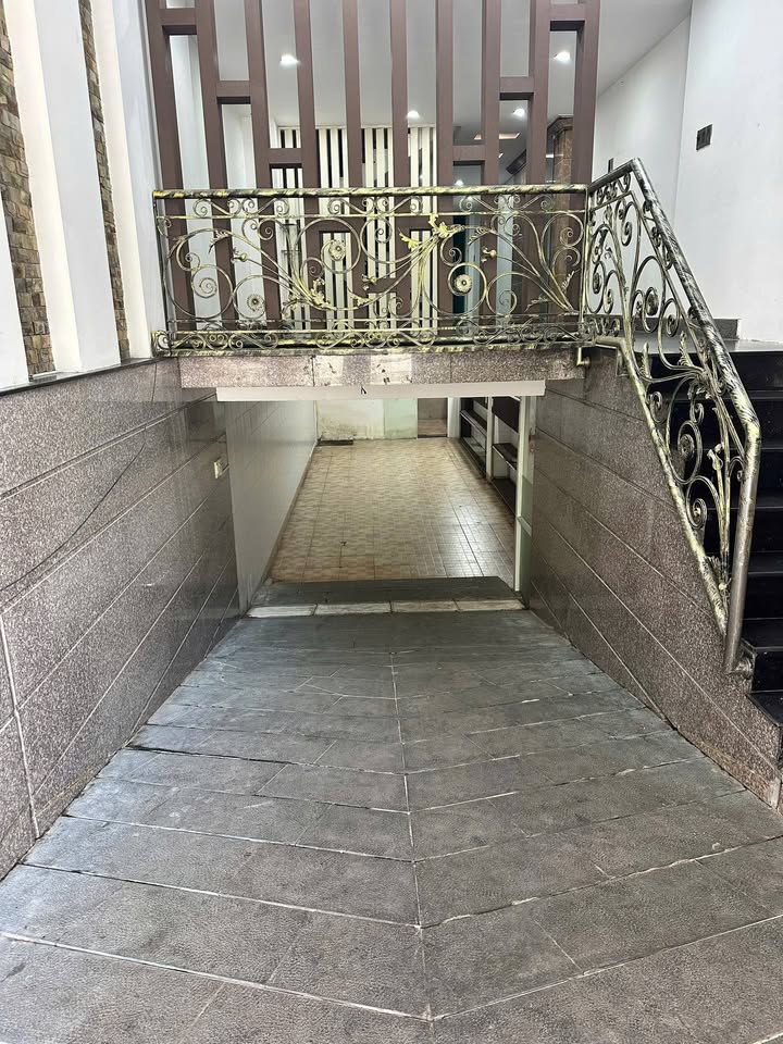 Nhà phố 3 tầng Bùi Tá Hán, Thủ Đức 80m² giá 23 tỷ - Sổ hồng hoàn công!