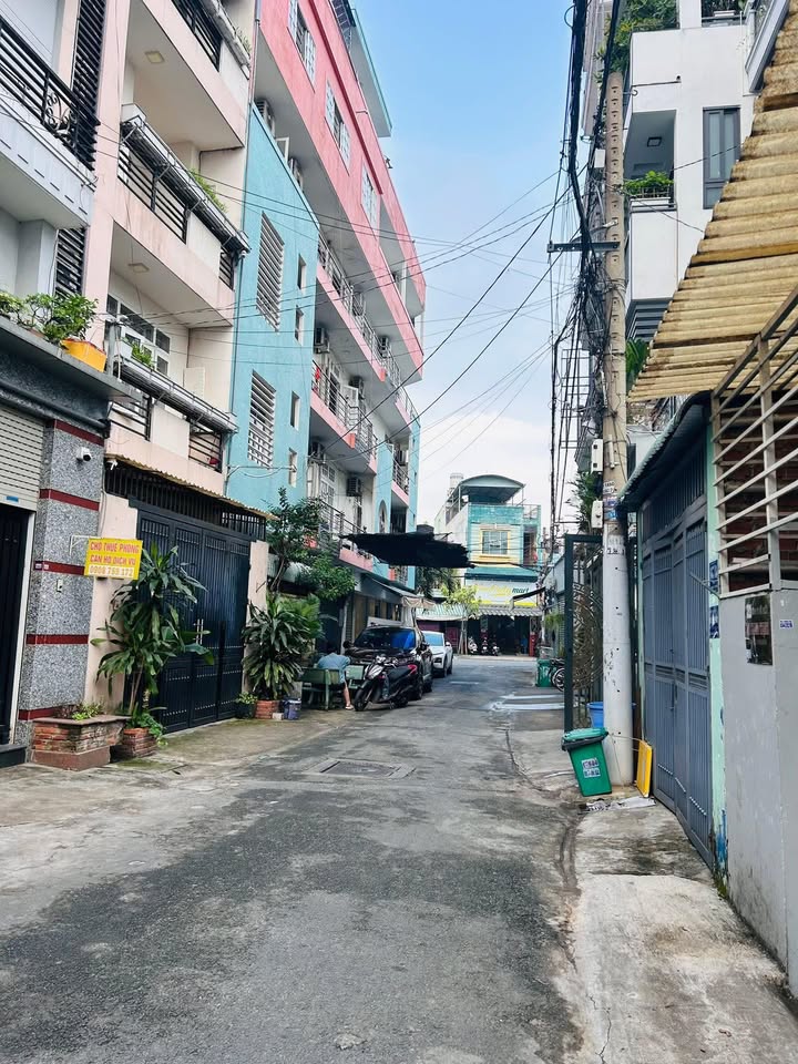 Nhà hẻm xe hơi Đường Duong Van Duong, Quận Tân Phú 60m² giá 6.5 tỷ - Sẵn sàng vào ở ngay!