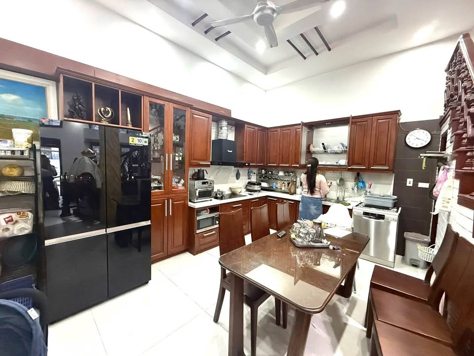 Bán nhà mặt phố Lãn Ông, Hoàn Kiếm 60m² giá 42.5 tỷ - Kinh doanh đỉnh cao!
