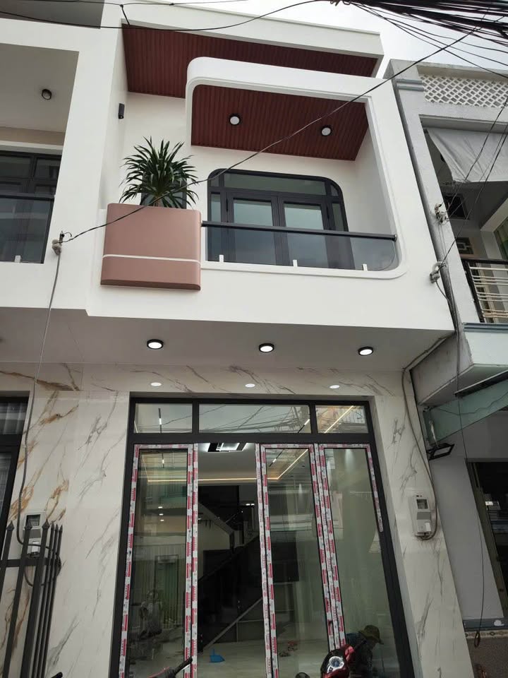 Nhà riêng đường Nguyễn Đức Cảnh, Long Xuyên 56m² giá 2 tỷ - Kiên cố, thoáng mát!