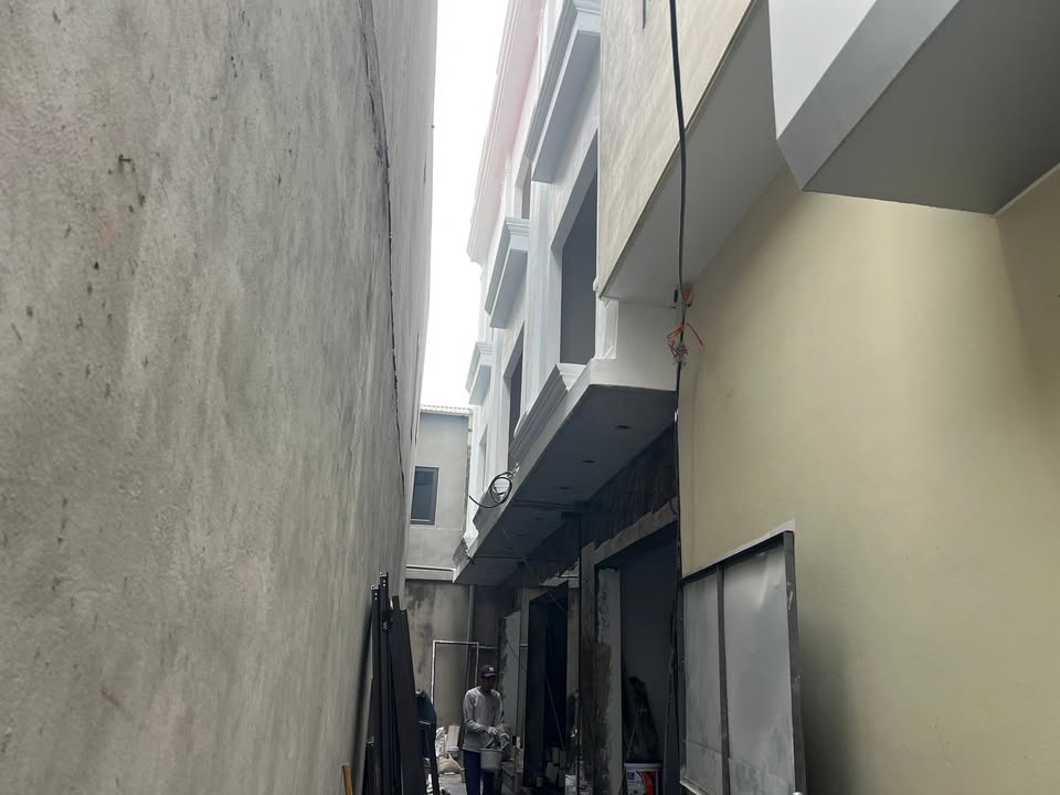 Nhà 4 tầng tại Đông La, Hoài Đức, 40m² giá 2.8 tỷ - Sẵn sàng ở ngay!