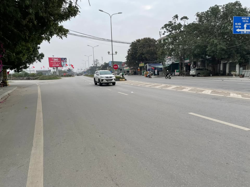 Cho thuê nhà mặt tiền đường Quang Trung, phường Quảng Thịnh 300m² - Vị trí đắc địa cho kho, văn phòng!