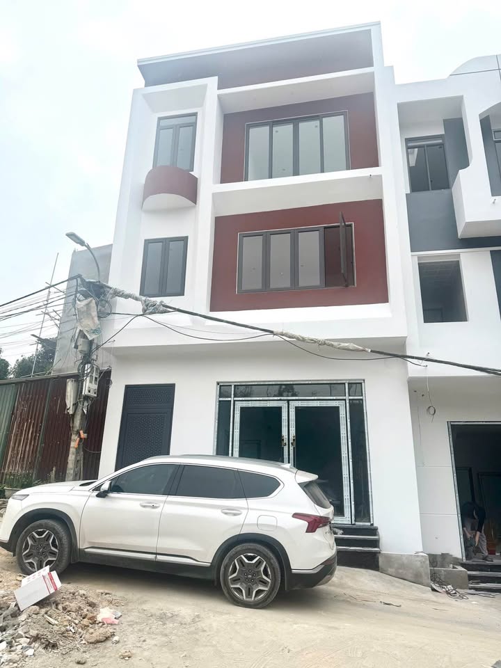 Nhà 3 tầng ngõ 20 Nguyễn Văn Cừ, 55.6m² giá 3.15 tỷ - Hoàn thiện ngay!