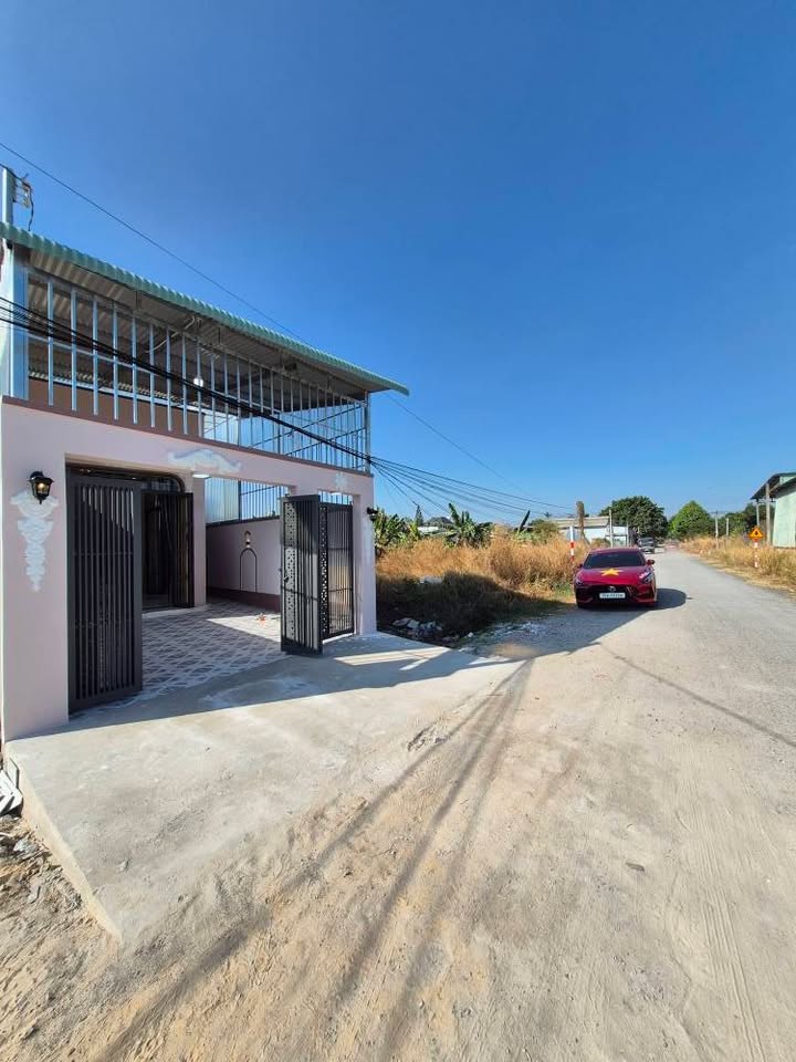 Nhà mới KP Trường Gian, P. Long Hoa, Tây Ninh 120m² giá 1.65 tỷ - Sẵn sàng vào ở!