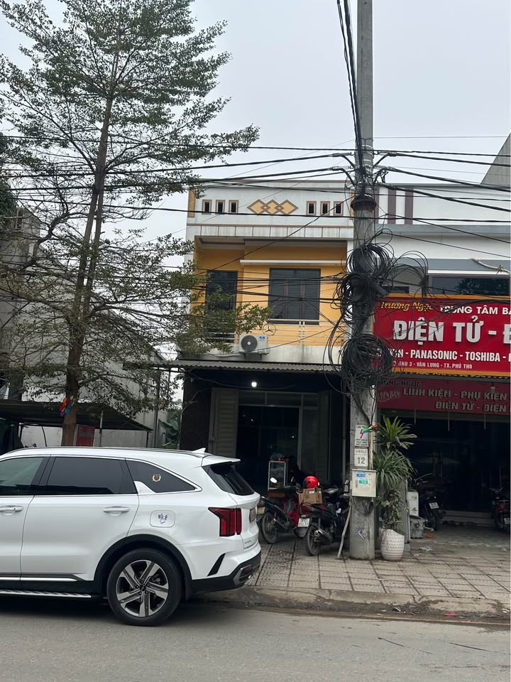 Nhà phố tại Phường Hùng Vương, Thị xã Phú Thọ 100m² giá 4 tỷ - Vị trí kinh doanh sầm uất!