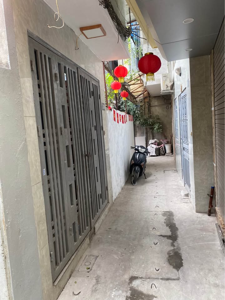 Nhà phố Khương Đình 30m² giá 2 tỷ - Về ở ngay, không cần sửa chữa!