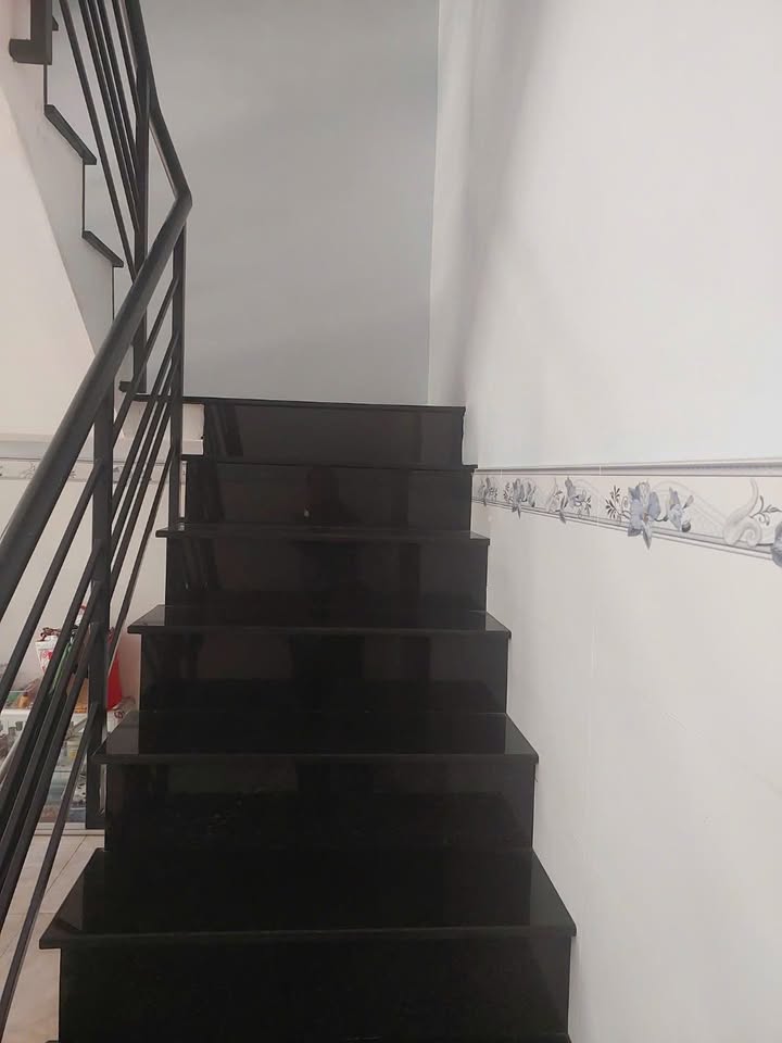 Nhà bán tại Bình Chánh 64m² giá 1.95 tỷ - Hẻm xe ba gác thuận tiện