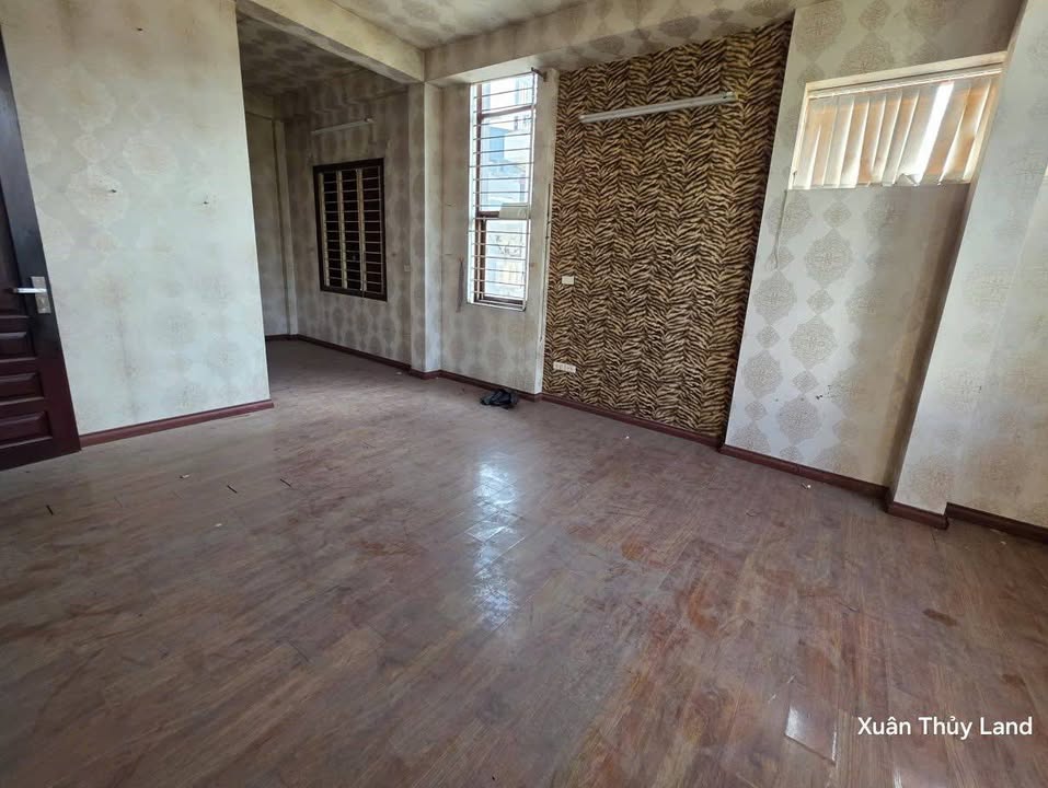 Cho thuê nhà nguyên căn phố Ô Cách Long Biên 60m² giá 16 triệu - Lô góc ô tô tránh