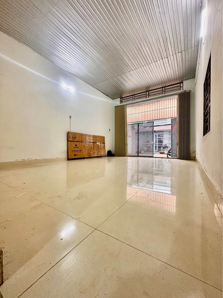 Cho thuê nhà hẻm ô tô Y Ngông, BMT - 2PN, Full Nội thất, 5 Triệu/tháng